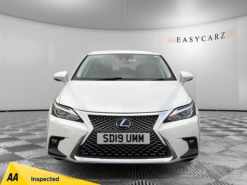White Used 2019 Lexus CT200h Hatchback | £15,995 (Fair price) - Image 1/3