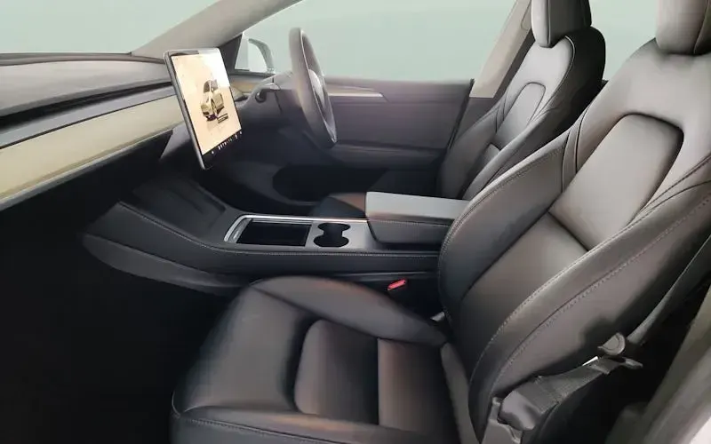 Usado Tesla Model Y RWD 254 kW (346 HP) 2023 Branco SUV