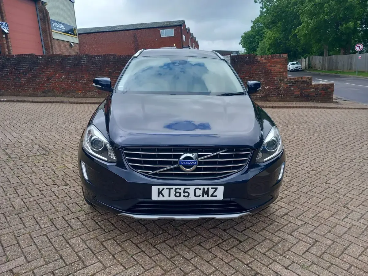 Used Volvo XC60 SE Lux 220 HP (161 kW) 2016 Blue SUV