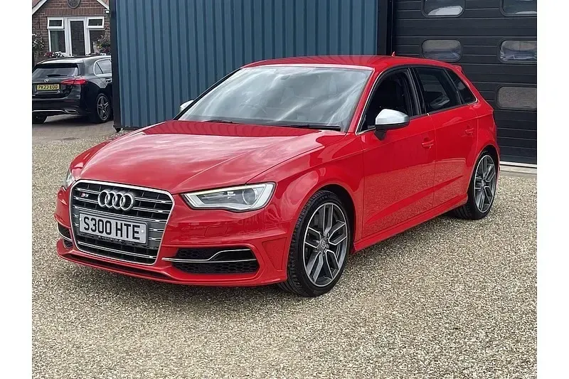 Used Audi S3 Sportback Design 300 HP (220 kW) 2014 Red Hatchback