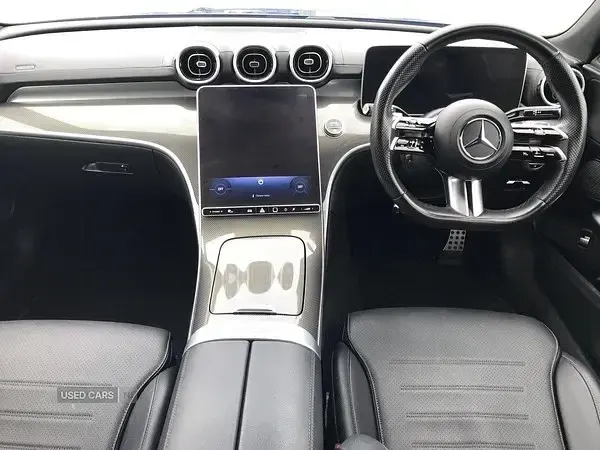 Usado Mercedes C200 AMG line 204 HP (150 kW) 2024 Azul Sedan