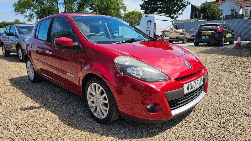 Red Used 2010 Renault Clio II Dynamique Hatchback | £2,495 (A bit pricey) - Image 1/4