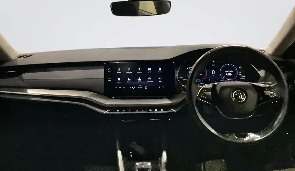 Usado Skoda Octavia SE Technology 204 CV (150 kW) 2021 Gris Utilitario