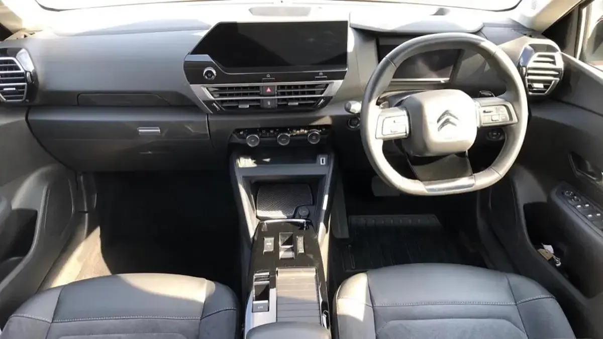 Used Citroën C4 PureTech 127 HP (93 kW) 2024 White SUV