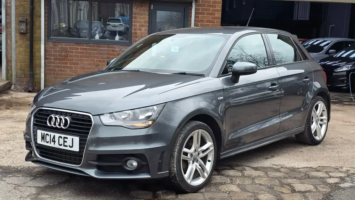 Usado Audi A1 Sportback S-Line 105 CV (77 kW) 2014 Gris Utilitario