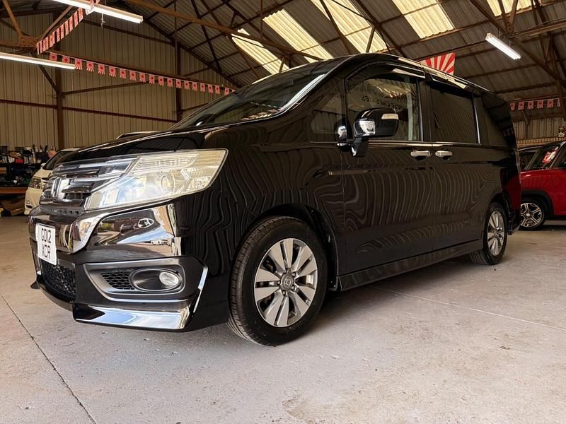 Używany Honda Stepwgn 2012 Czarny Minivan