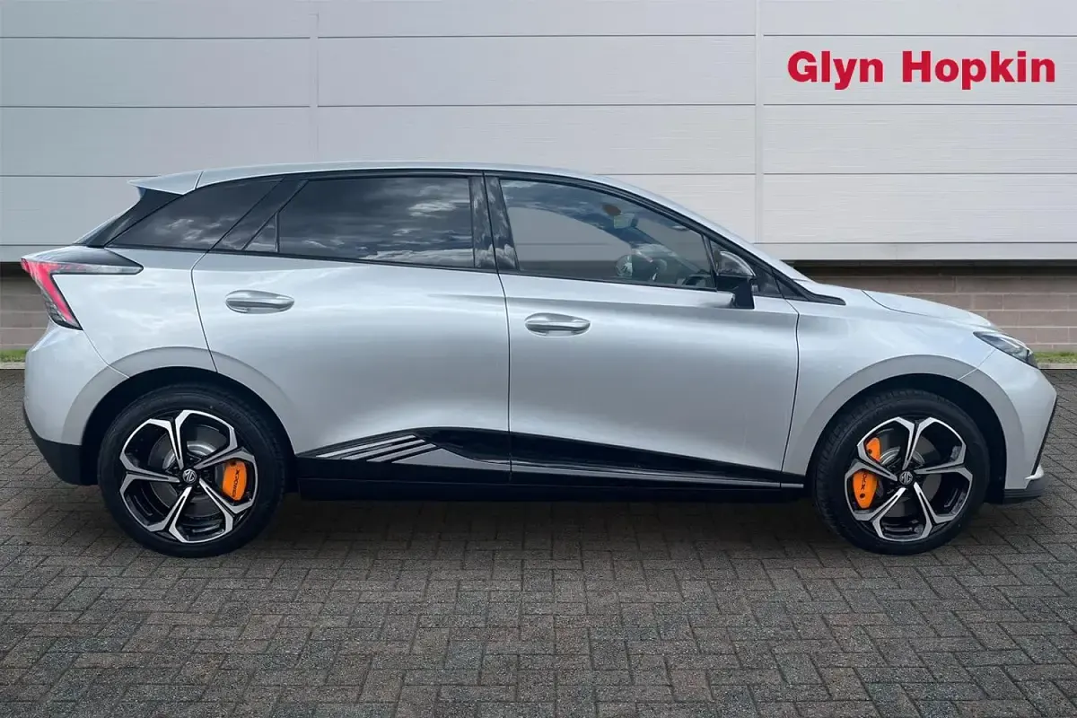 New MG MG4 EV 319 kW (435 HP) 2026 Silver Hatchback