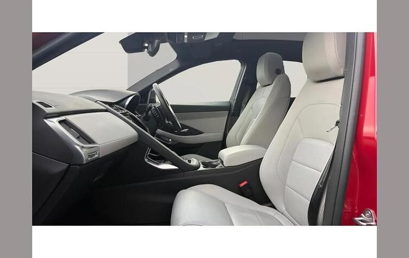 Usado Jaguar E-Pace R-Dynamic 204 HP (150 kW) 2024 Vermelho SUV