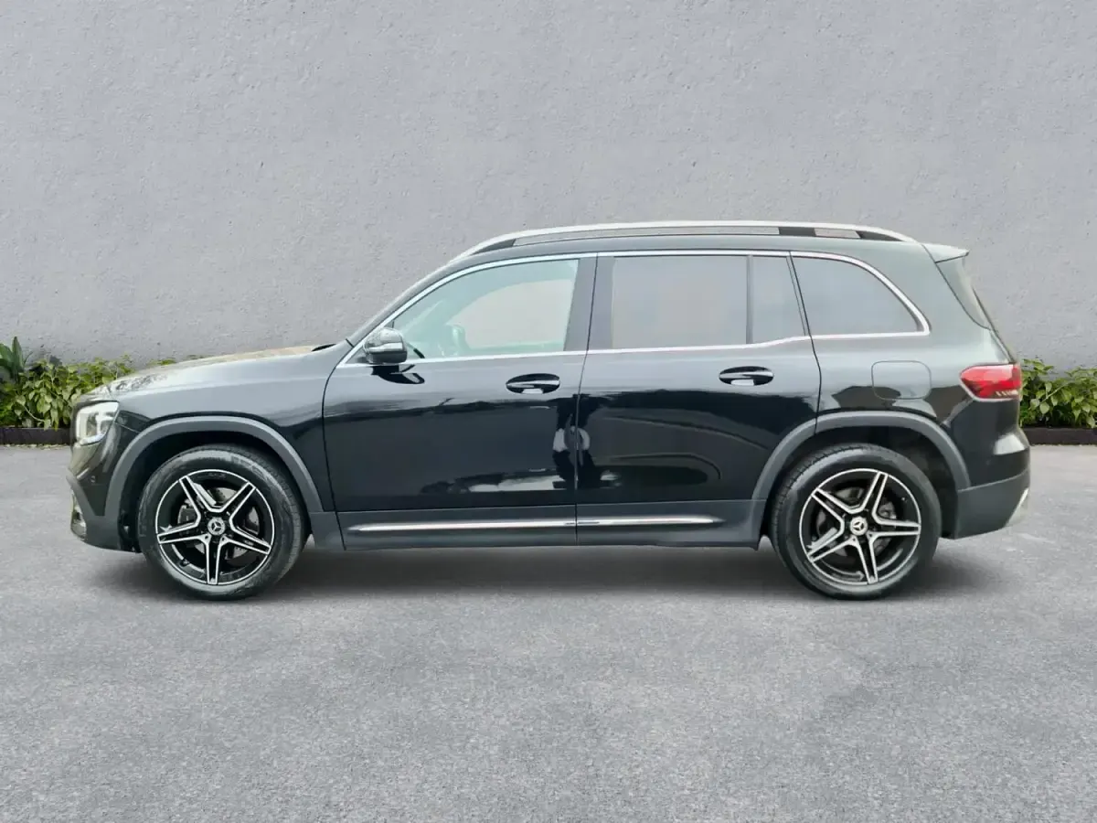 Used Mercedes GLB200 Executive 2023 Black SUV