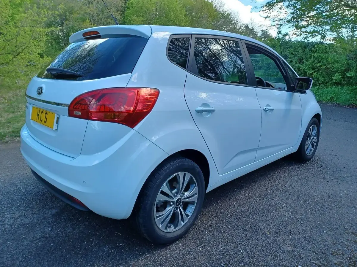 Used Kia Venga 125 HP (91 kW) 2019 White Hatchback