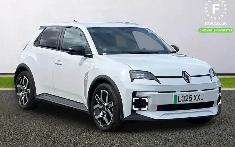 Used Renault 5 E-Tech Komfort 110 kW (150 HP) 2025 Hatchback
