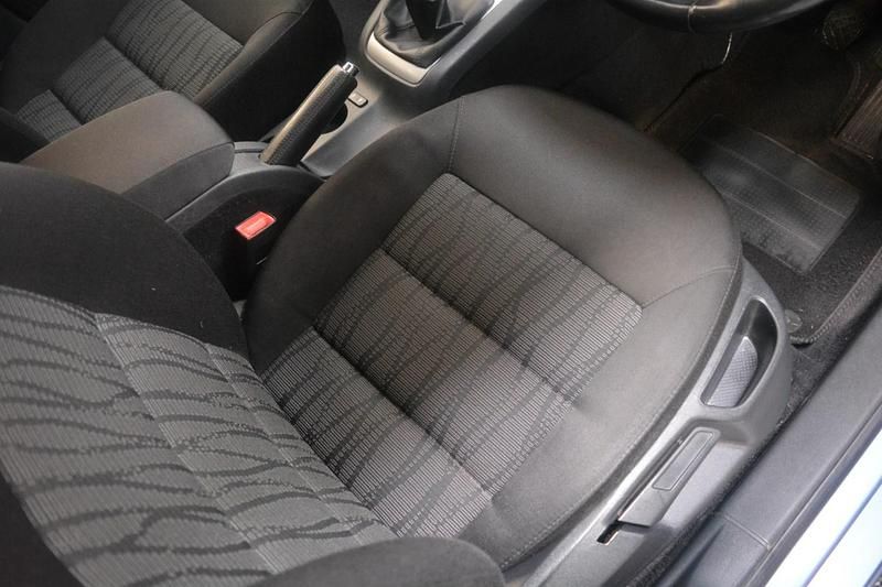 Używany Skoda Octavia Elegance 105 KM (77 kW) 2011 Szary Hatchback