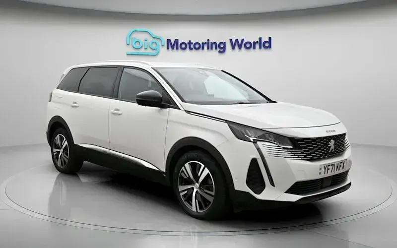 Used Peugeot 5008 Allure Premium 131 HP (96 kW) 2021 White SUV