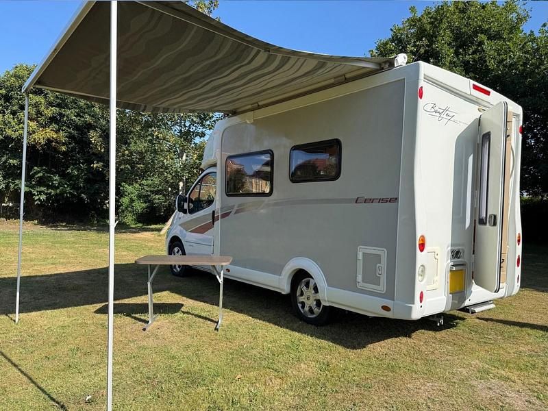Usado Renault Trafic 115 HP (84 kW) 2012 Branco Monovolume