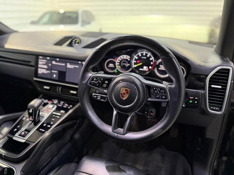 Used Porsche Cayenne 462 HP (339 kW) 2020 Black SUV