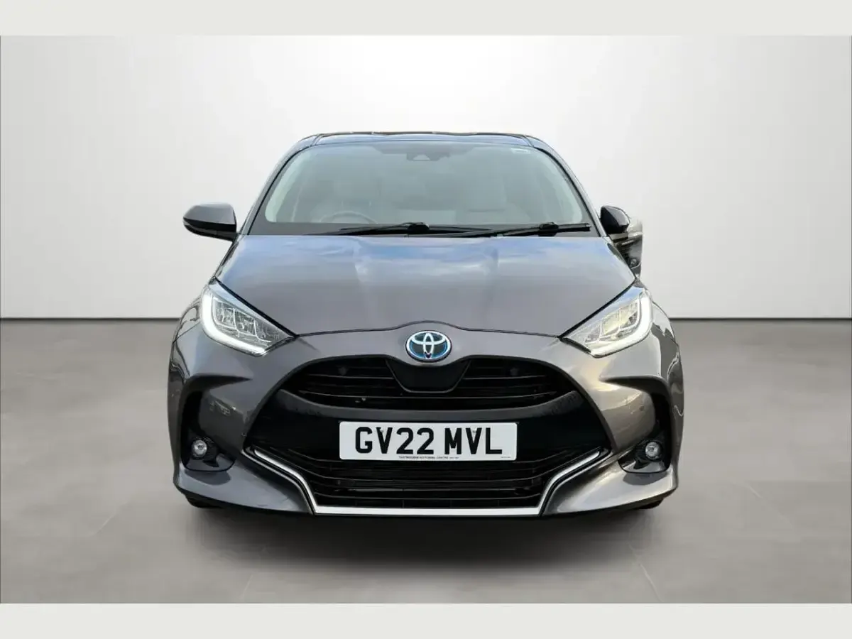 Used Toyota Yaris Hybrid 114 HP (83 kW) 2022 Grey