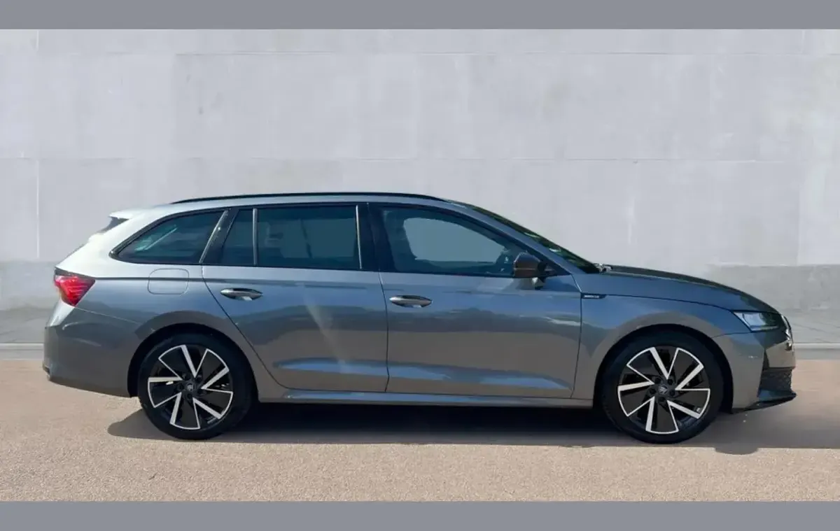 Used Skoda Octavia SportLine 147 HP (108 kW) 2025 Grey Estate