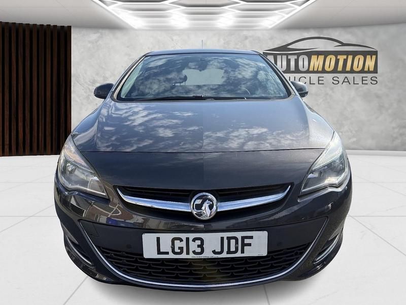 Used Vauxhall Astra SRi 115 HP (84 kW) 2013 Grey Hatchback