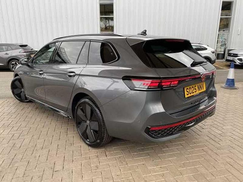 Used VW Passat 150 HP (110 kW) 2025 Estate