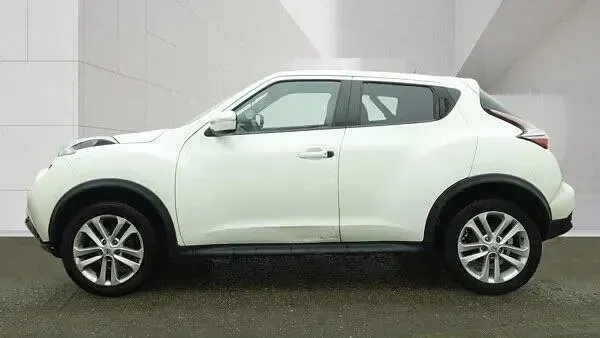 Used Nissan Juke N-Connecta 117 HP (86 kW) 2016 White SUV
