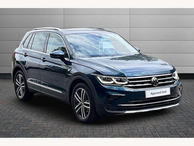 Nightshade blue Used 2022 VW Tiguan Elegance SUV | £27,650 (Fair price) - Image 1/4