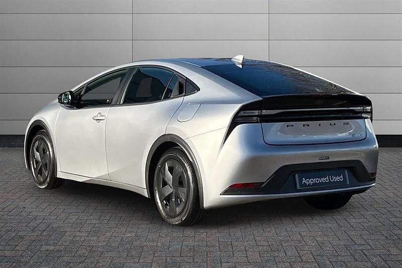Used Toyota Prius Design 223 HP (164 kW) 2025 Silver Hatchback