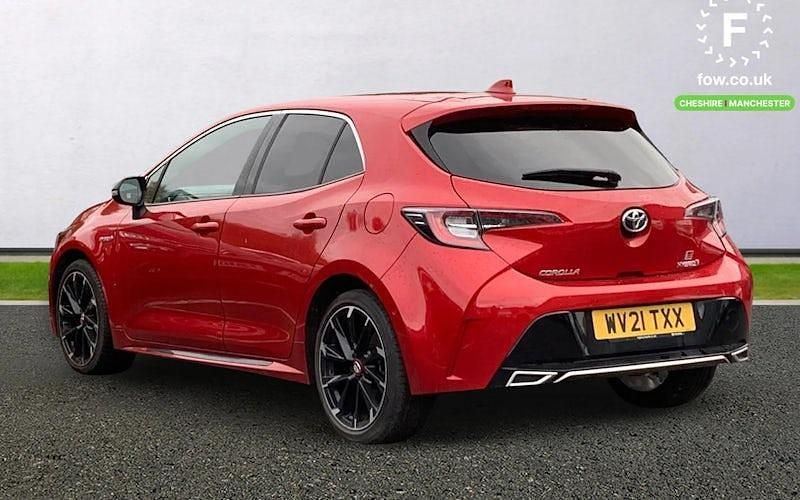 Used Toyota Corolla Sport 122 HP (89 kW) 2021 Red Hatchback