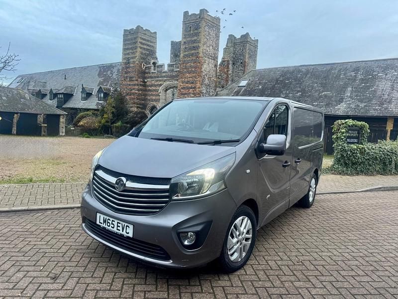 Grey Used 2015 Vauxhall Vivaro Sportive MPV | £5,495 (Good price) - Image 1/4