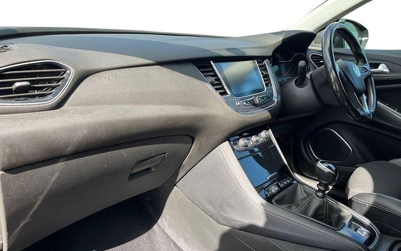Used Vauxhall Grandland X SRi 131 HP (96 kW) 2021 SUV