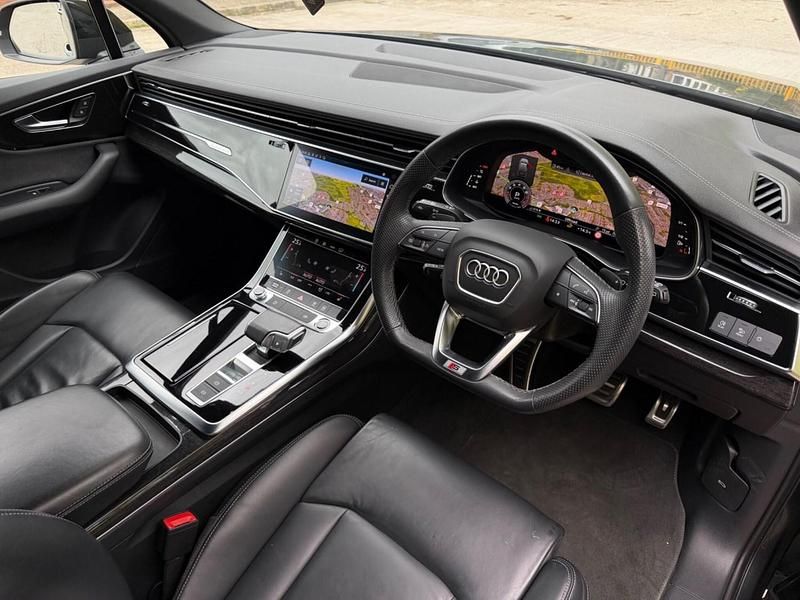 Begagnad Audi Q7 Black Edition 340 HK (250 kW) 2024 Grå SUV