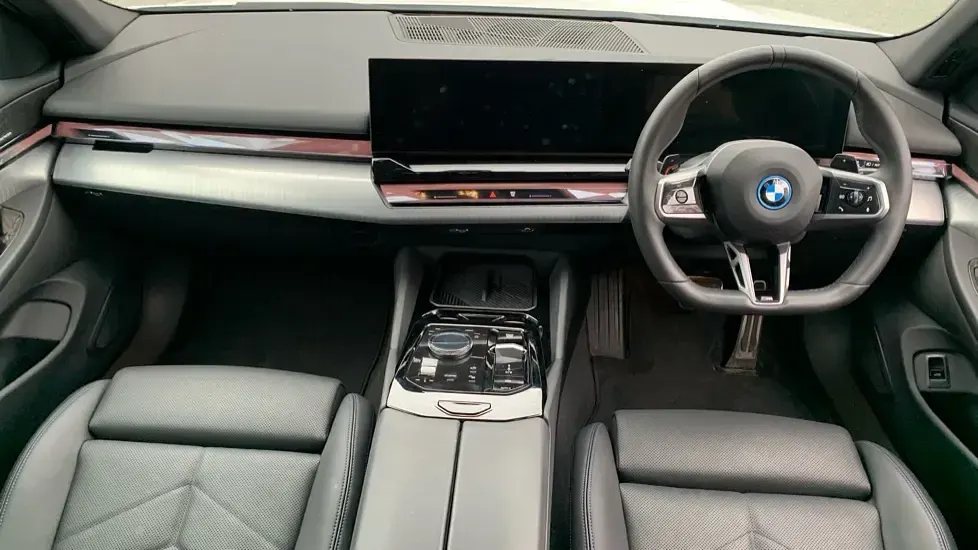 Used BMW 530e M Sport 295 HP (216 kW) 2025 White
