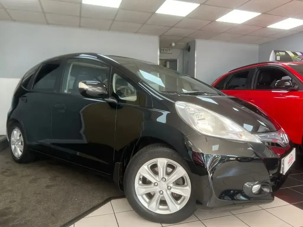 Used Honda Jazz Hybrid 102 HP (75 kW) 2011 Black Hatchback