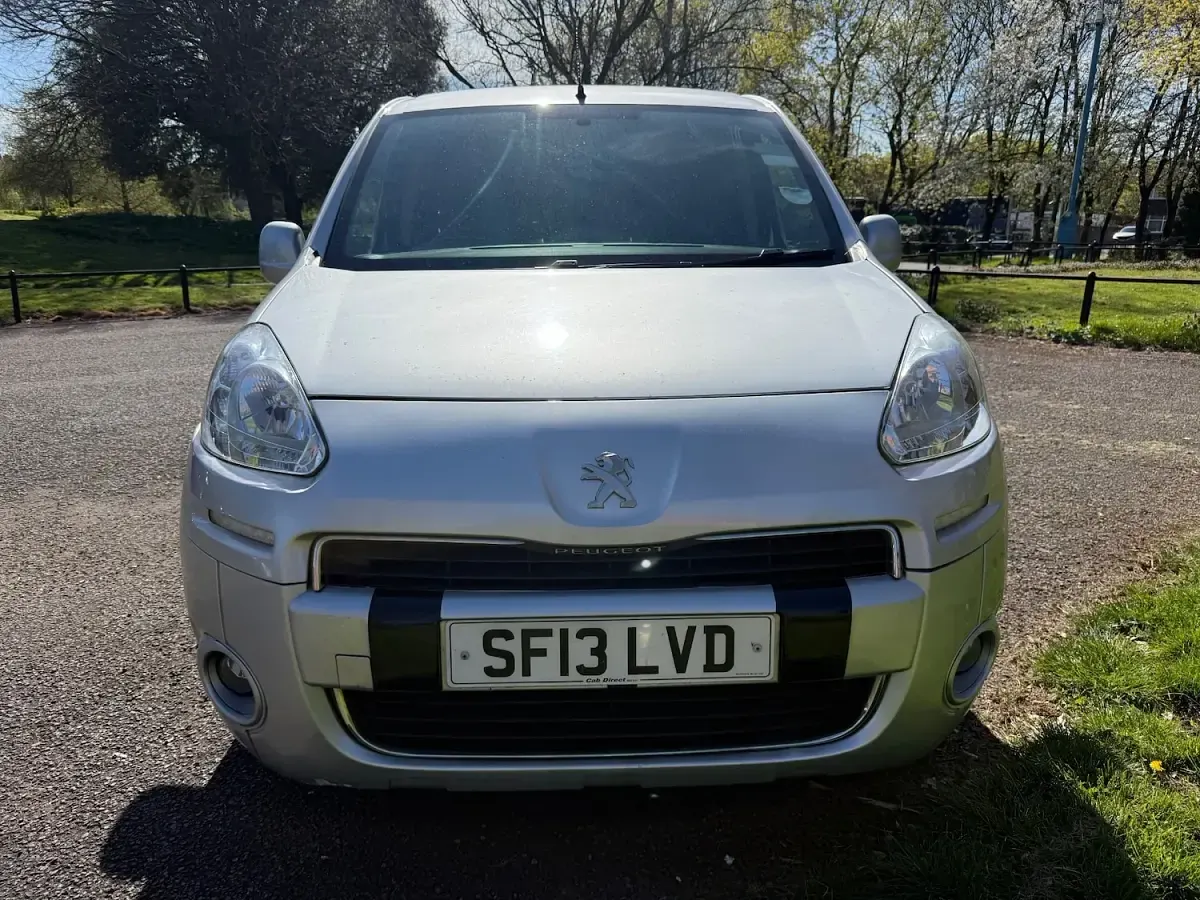 Used Peugeot TePee S 92 HP (67 kW) 2013 Silver MPV