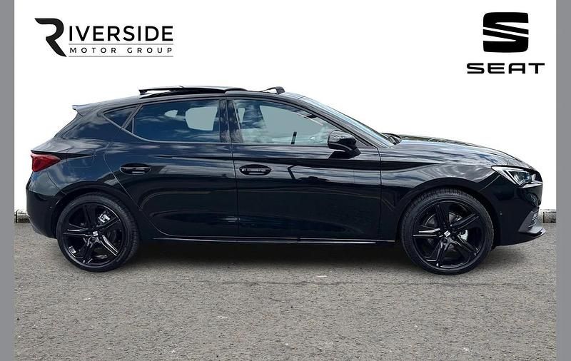 Ny Seat Leon Black Edition 147 HK (108 kW) 2026 Svart Halvkombi