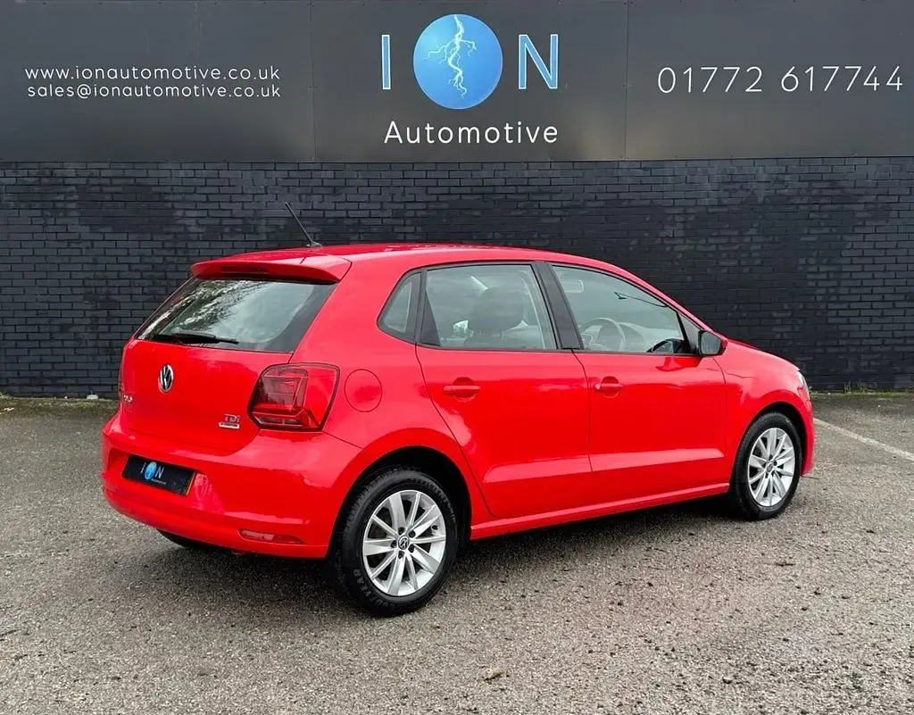 Usado VW Polo SE 90 HP (66 kW) 2015 Vermelho Citadino
