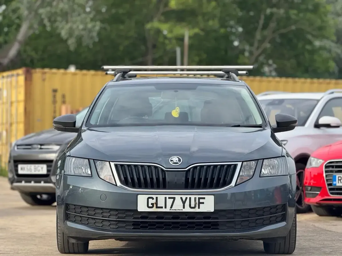 Used Skoda Octavia 115 HP (84 kW) 2017 Grey Estate