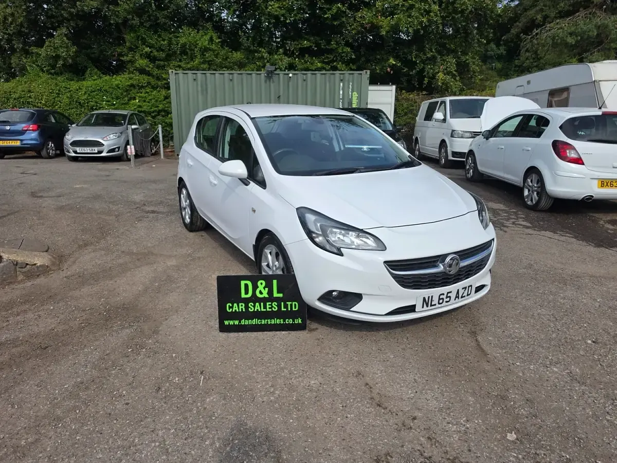 Used Vauxhall Corsa Excite 2015 White Hatchback