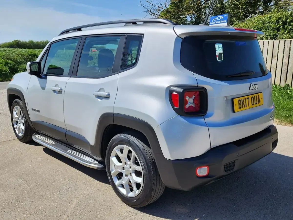 Begagnad Jeep Renegade Longitude 140 HK (102 kW) 2017 Grå SUV