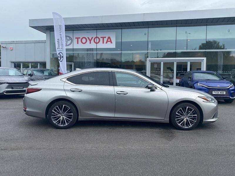 Silver Used 2023 Lexus ES300H Sedan | £30,461 (Good price) - Image 1/1