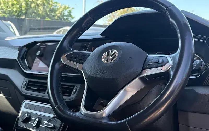 Used VW T-Cross SE 95 HP (69 kW) 2023 SUV