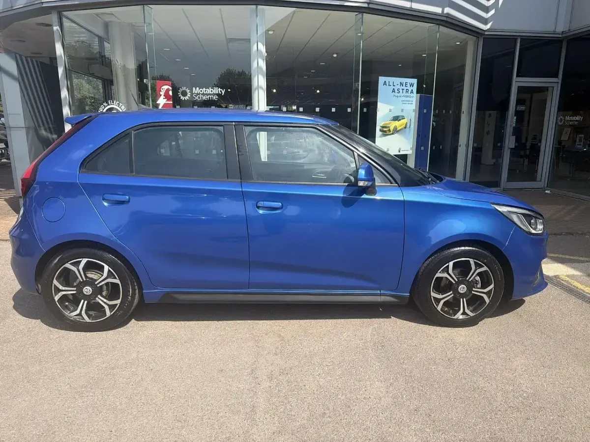Used MG MG3 Exclusive 105 HP (77 kW) 2019 Blue Hatchback