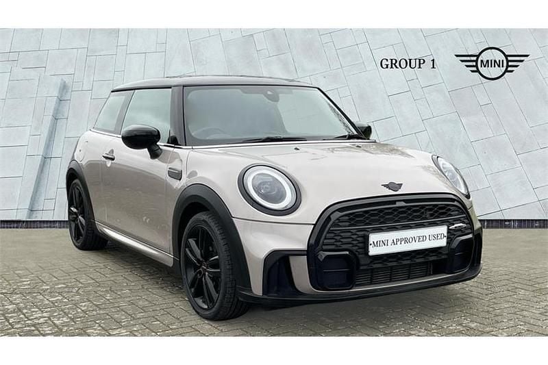 Used Mini Cooper Premium 136 HP (100 kW) 2023 Rooftop grey Hatchback