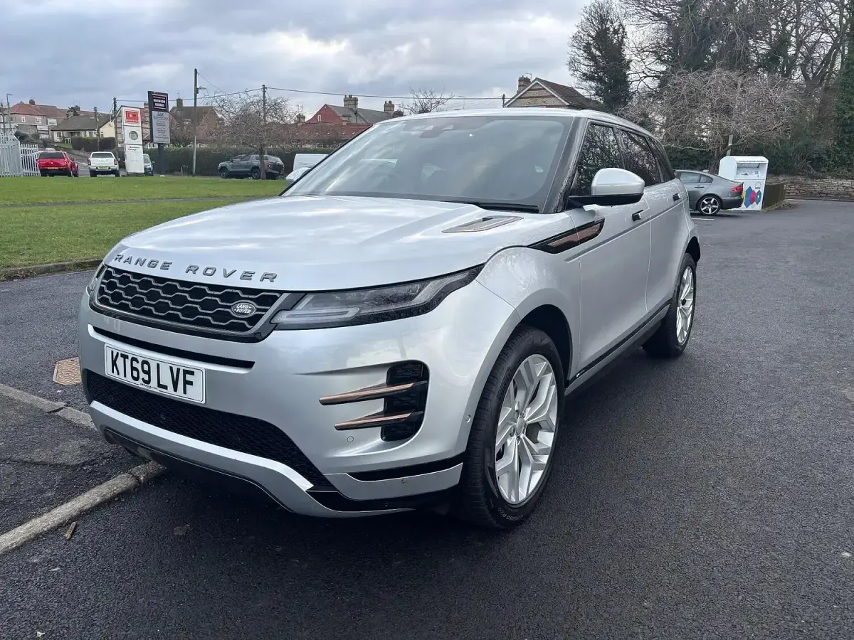 Used Land Rover Range Rover evoque R-Dynamic 180 HP (132 kW) 2019 Silver SUV