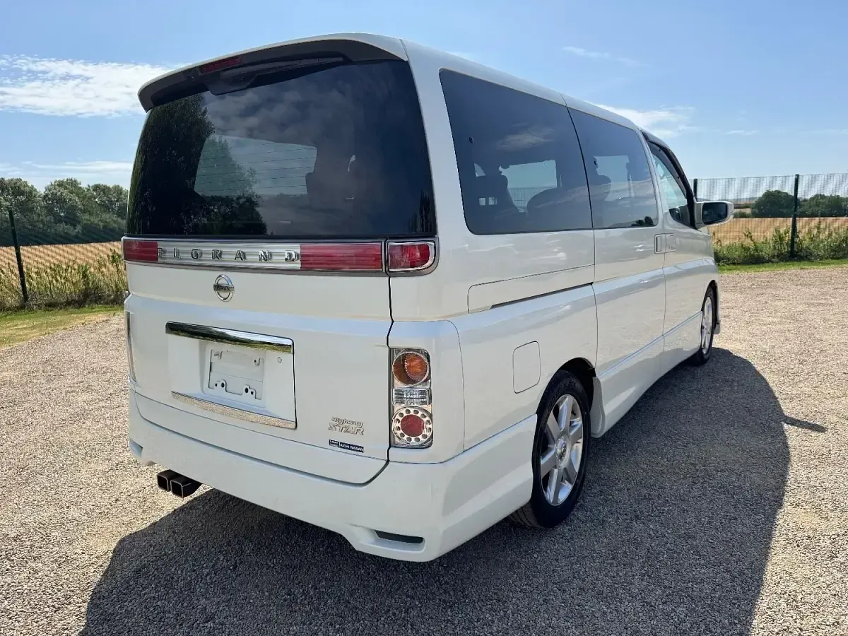 Used Nissan Elgrand 2010 White