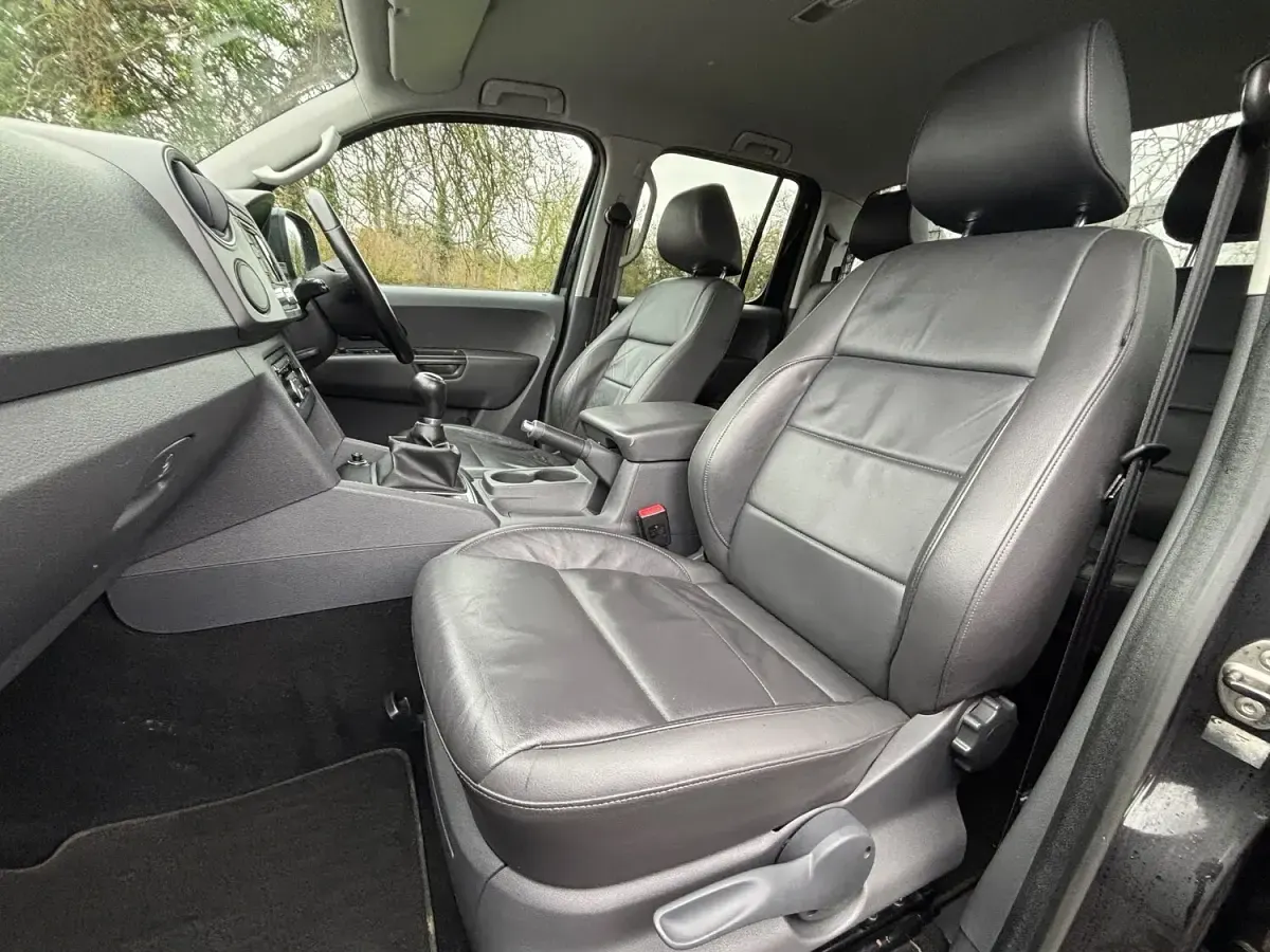 Used VW Amarok Highline 180 HP (132 kW) 2013 Black Pickup