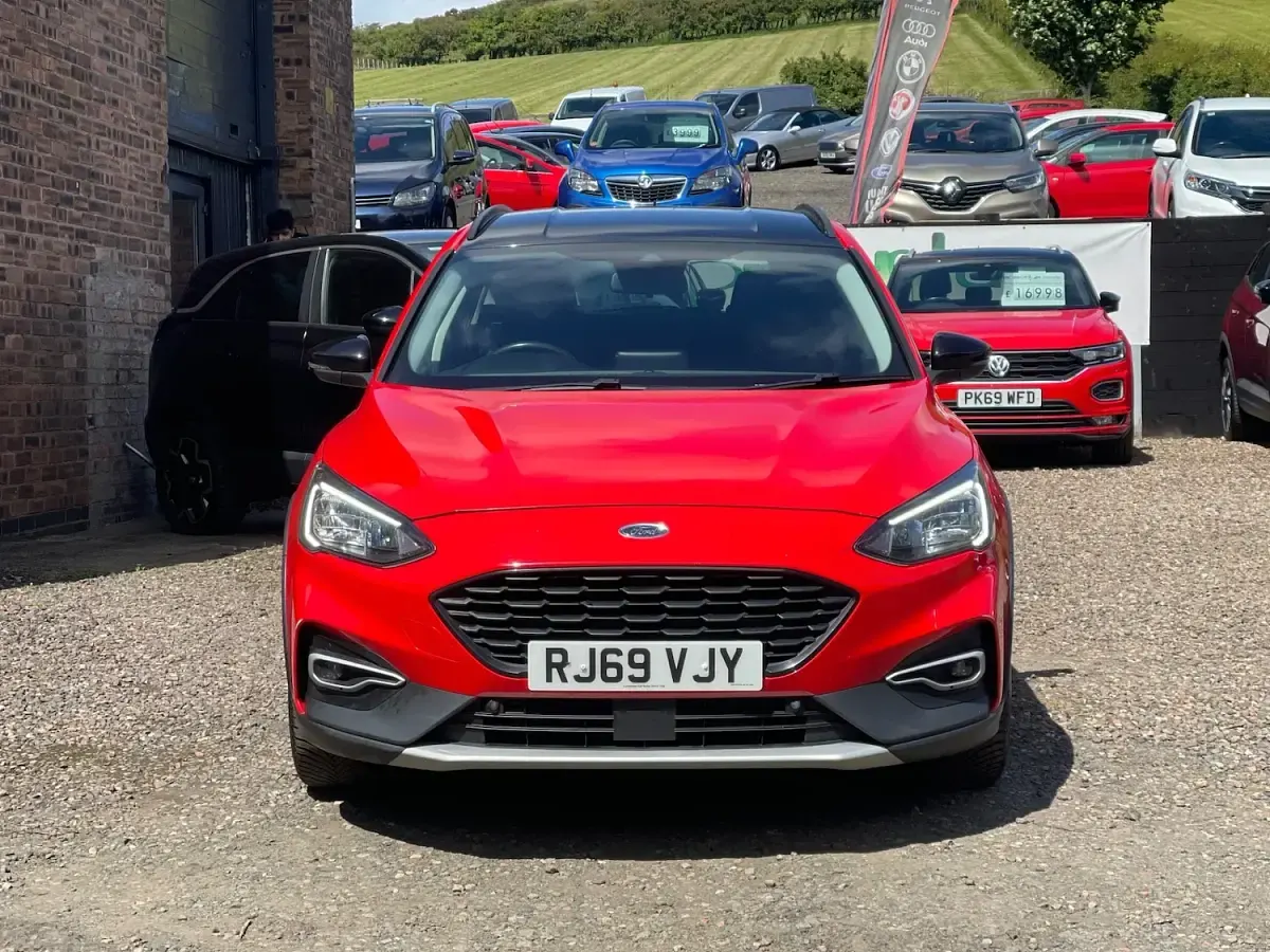 Used Ford Focus Active 125 HP (91 kW) 2020 Red Estate