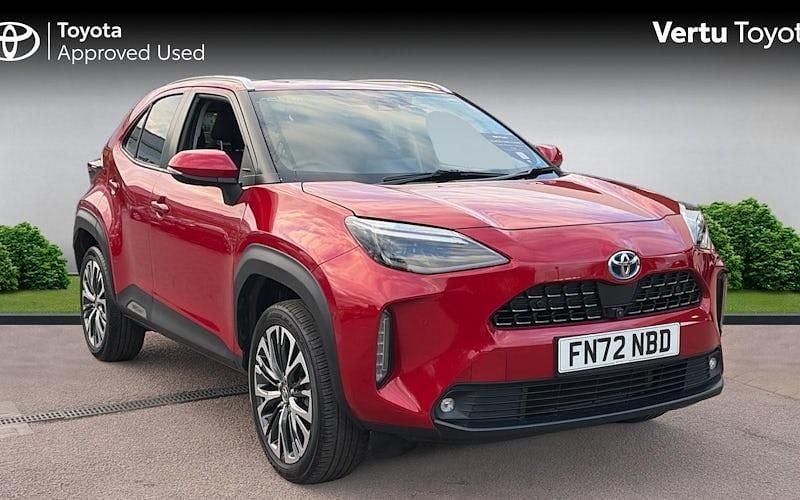 Used 2025 Toyota Yaris Hybrid Estate | £21,976 (Good price) - Image 1/4