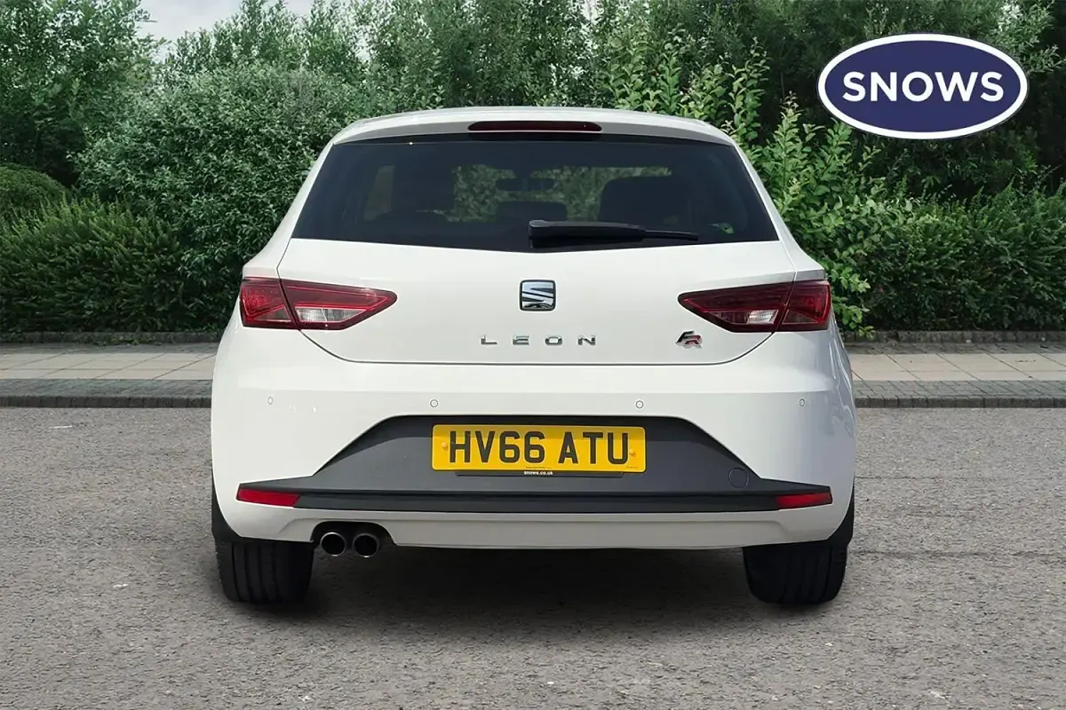 Used Seat Leon FR 150 HP (110 kW) 2016 White