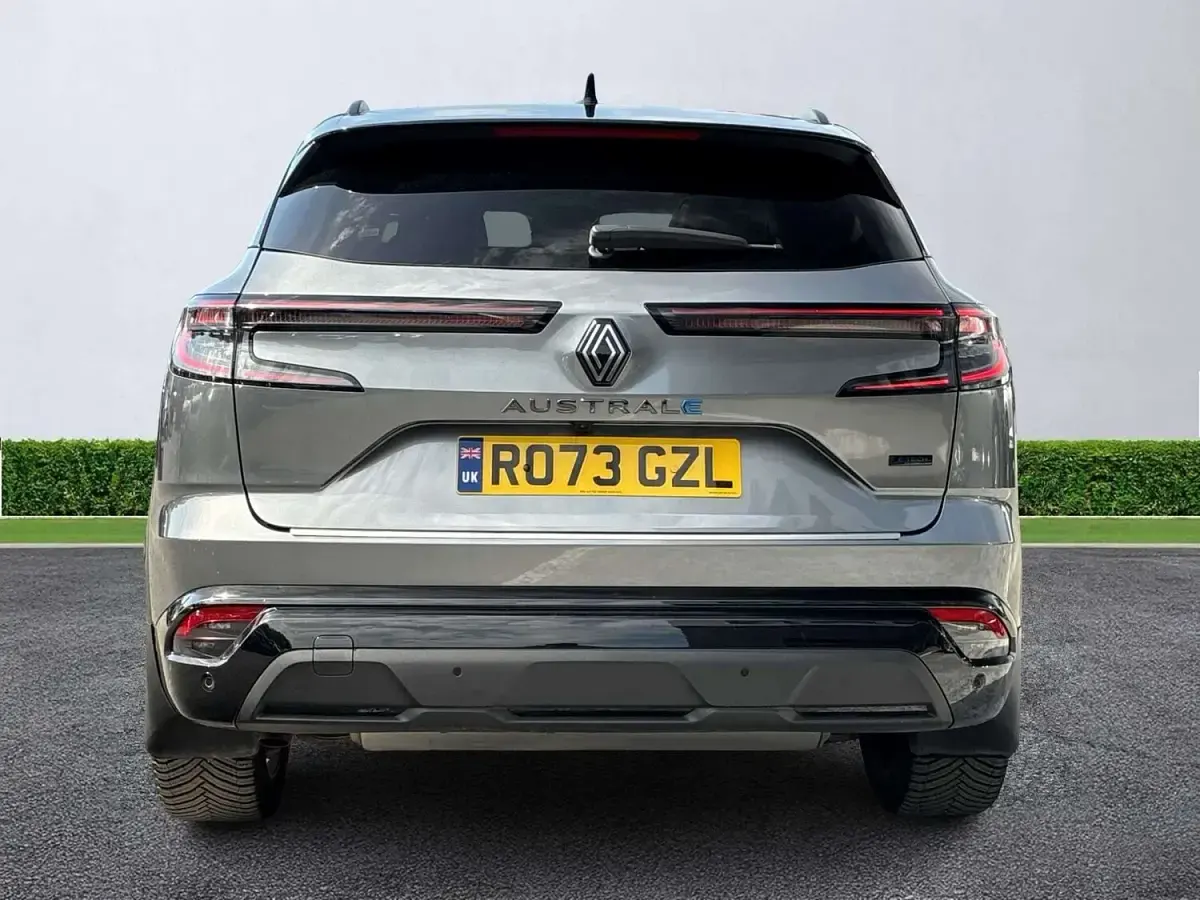 Used Renault Austral Iconic Esprit Alpine 200 HP (147 kW) 2023 Grey SUV