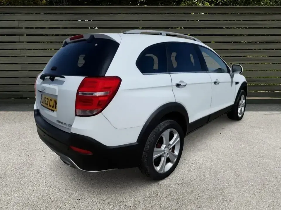 Used Chevrolet Captiva LTZ 163 HP (119 kW) 2013 White SUV